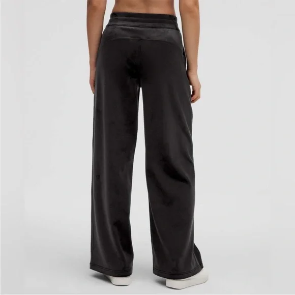 Lululemon Scuba Mid Rise Wide Leg Pant | Size: M | Black - Picture 3 of 6